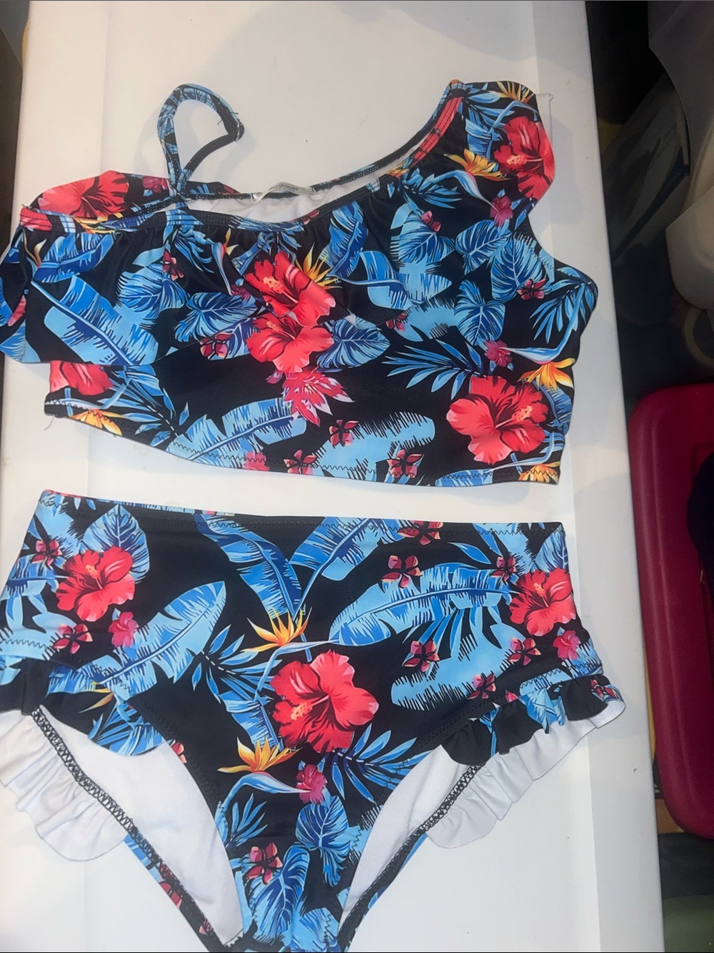 Arshiner 165 women’s two-piece floral with padded bra and ruffles